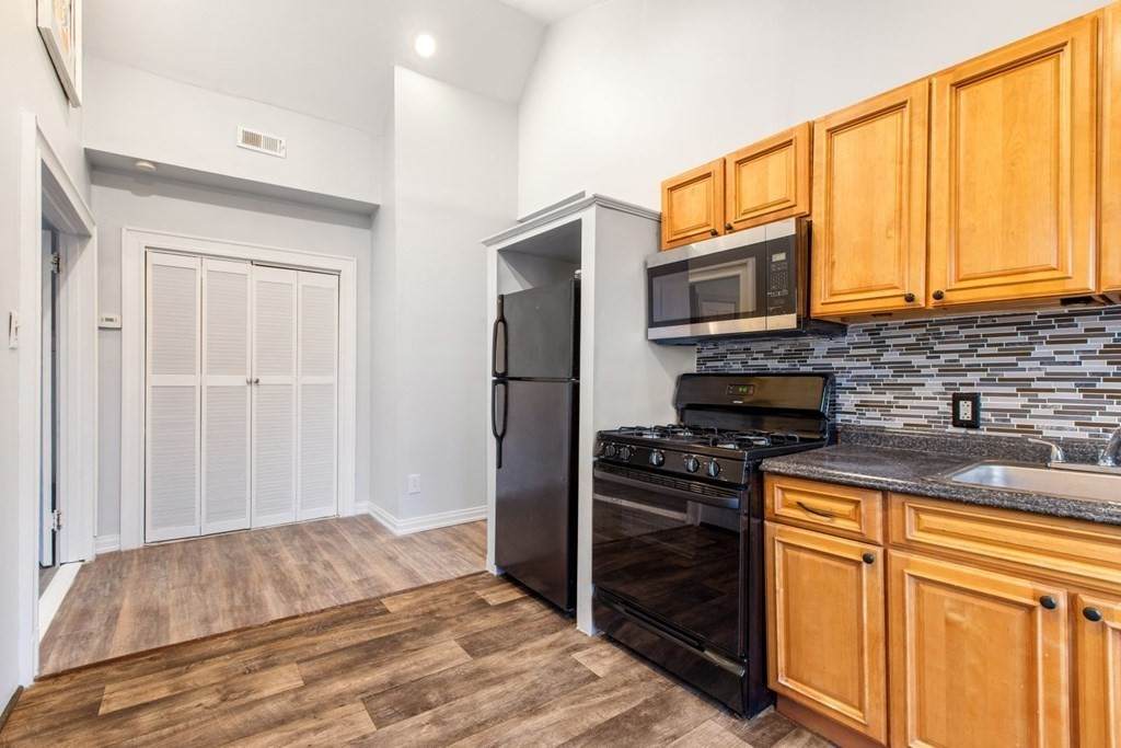 27 Cherry St - Photo 1