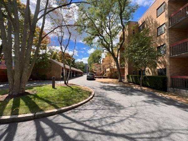 41 Centre St - Photo 1
