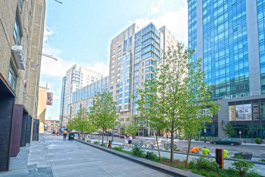 170 Brookline Avenue - Photo 1