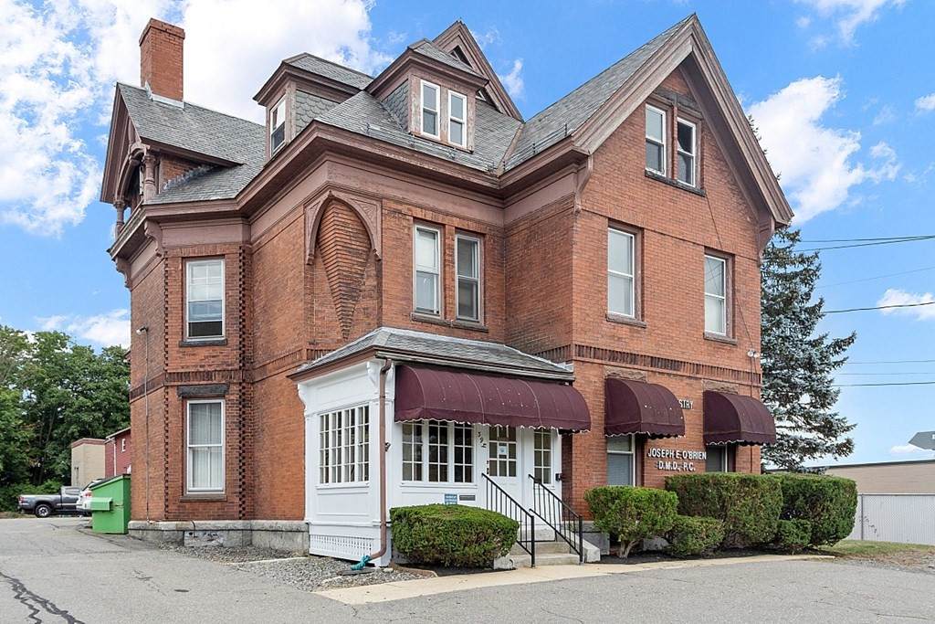 394 Elm St - Photo 1
