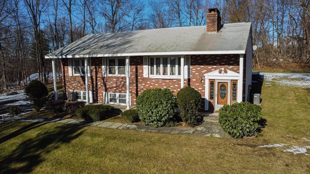 12 Old Brook Cir - Photo 1