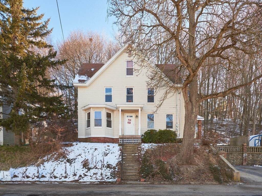 208 Pine St - Photo 1