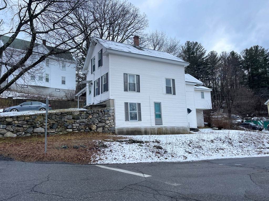 531 Chestnut St - Photo 1