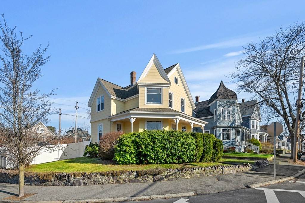 132 Norfolk Avenue - Photo 1