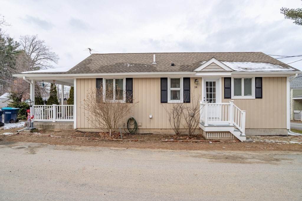 24 Laurel Ave - Photo 1