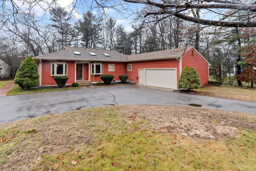9 Bay Path Ln - Photo 1