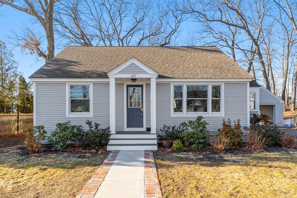 137 11th Street - Photo 1