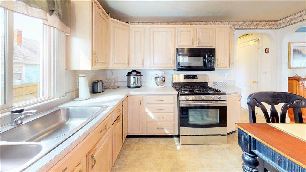 25 Winsor Street - Photo 1