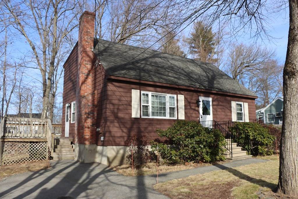 25 Ruth Ave - Photo 1
