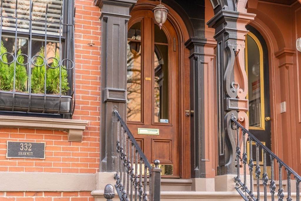 332 Shawmut Ave - Photo 1