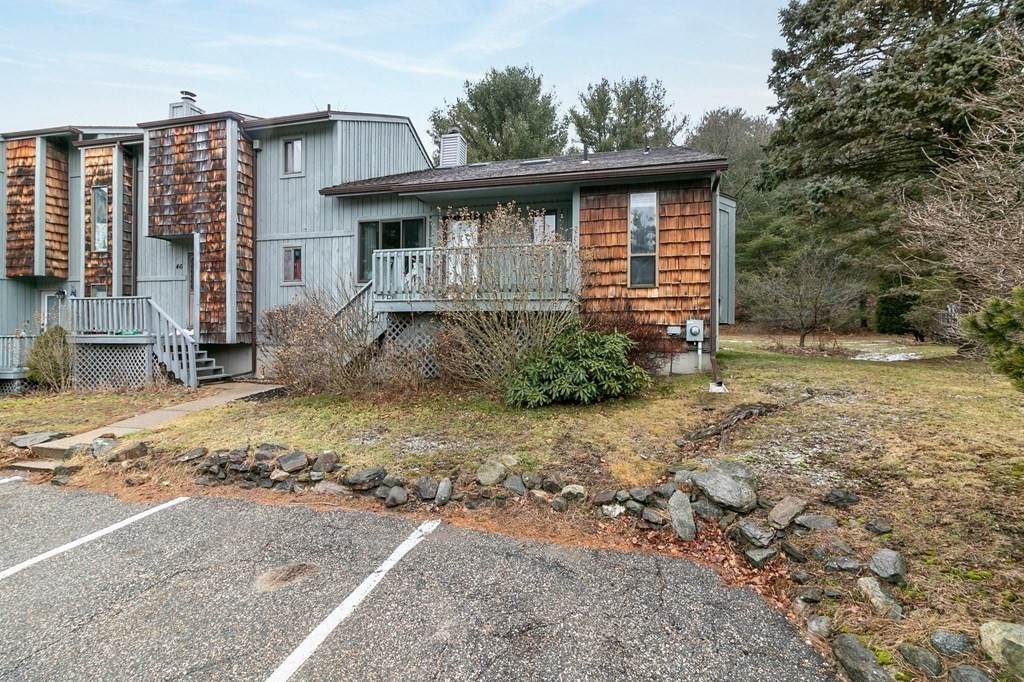 45 Meadowbrook Ln - Photo 1