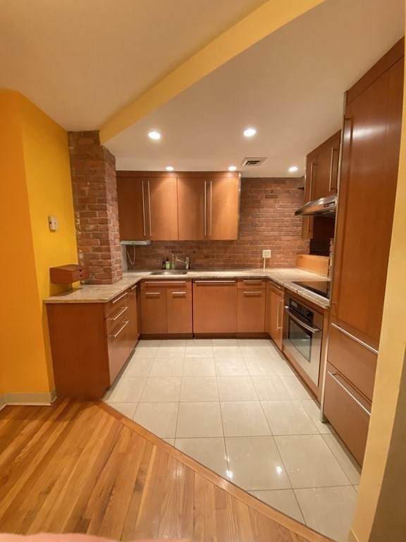 87 Gainsborough St. - Photo 1