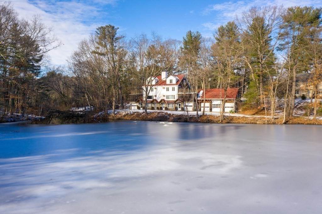 557 Dutton Rd - Photo 1