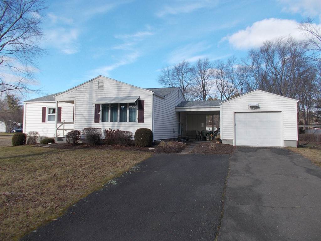 4 Overlook Drive - Photo 1
