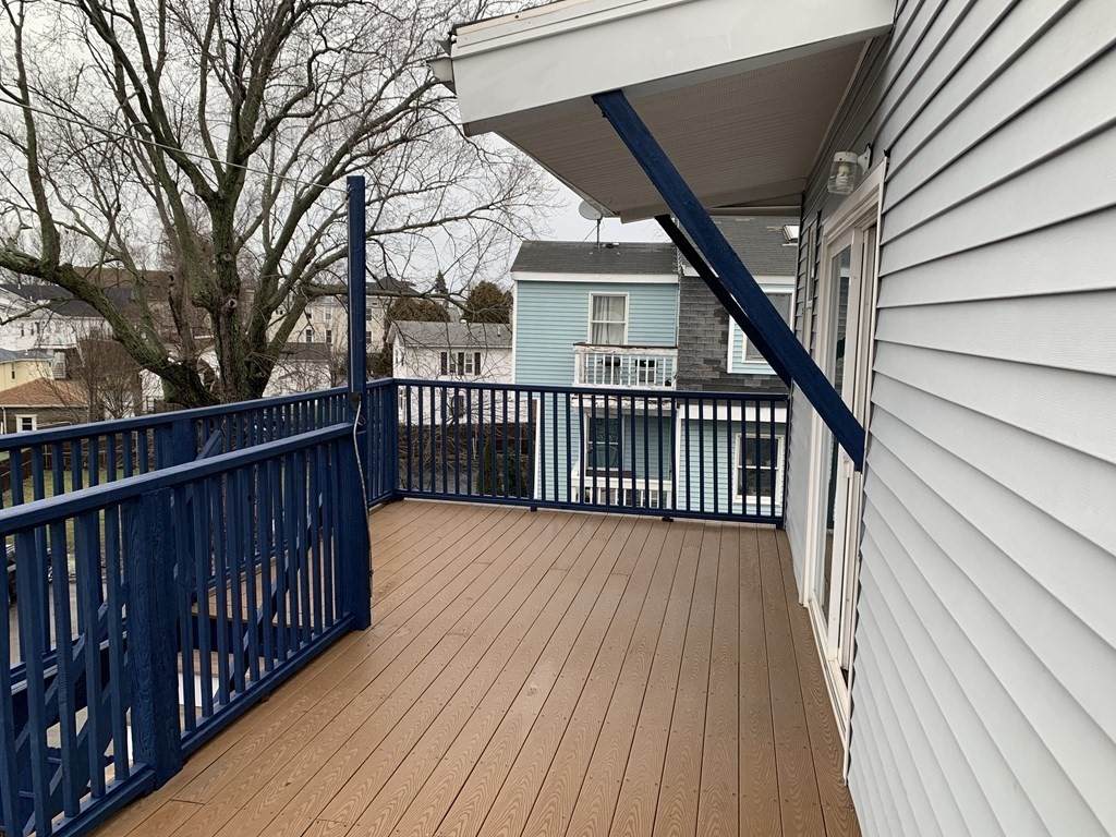 118 Sumner St - Photo 1