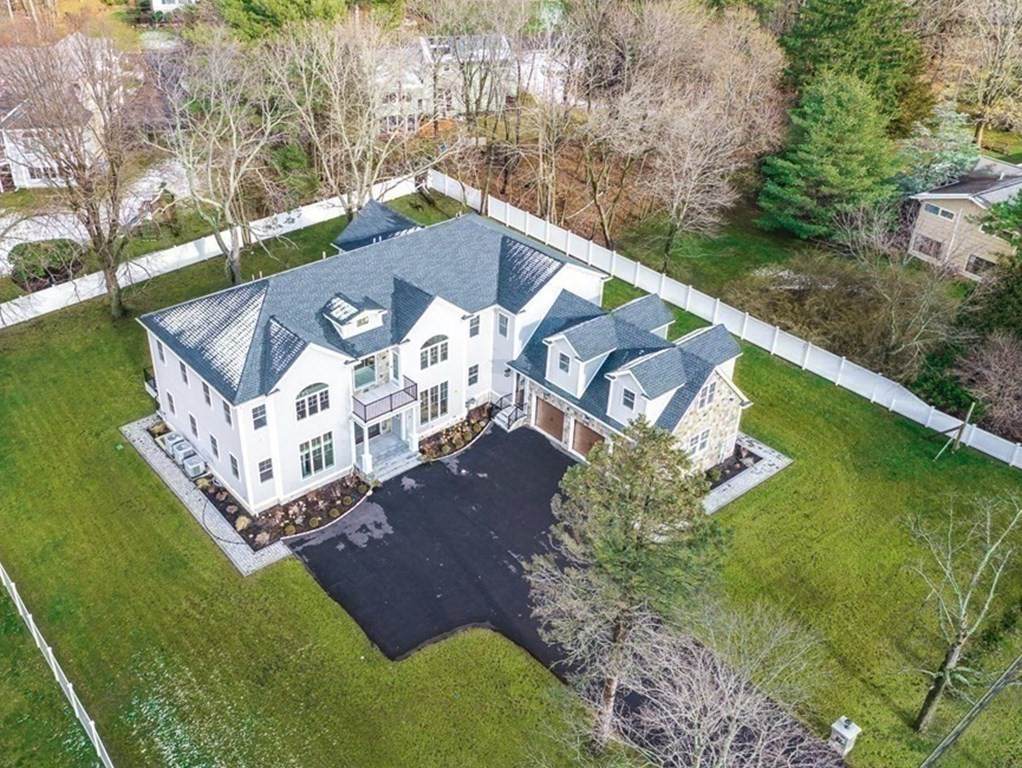 28 Winchester Drive - Photo 1