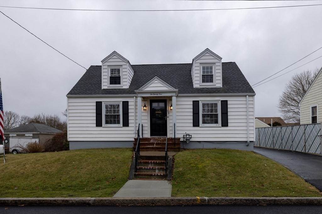 225 Kennedy St - Photo 1