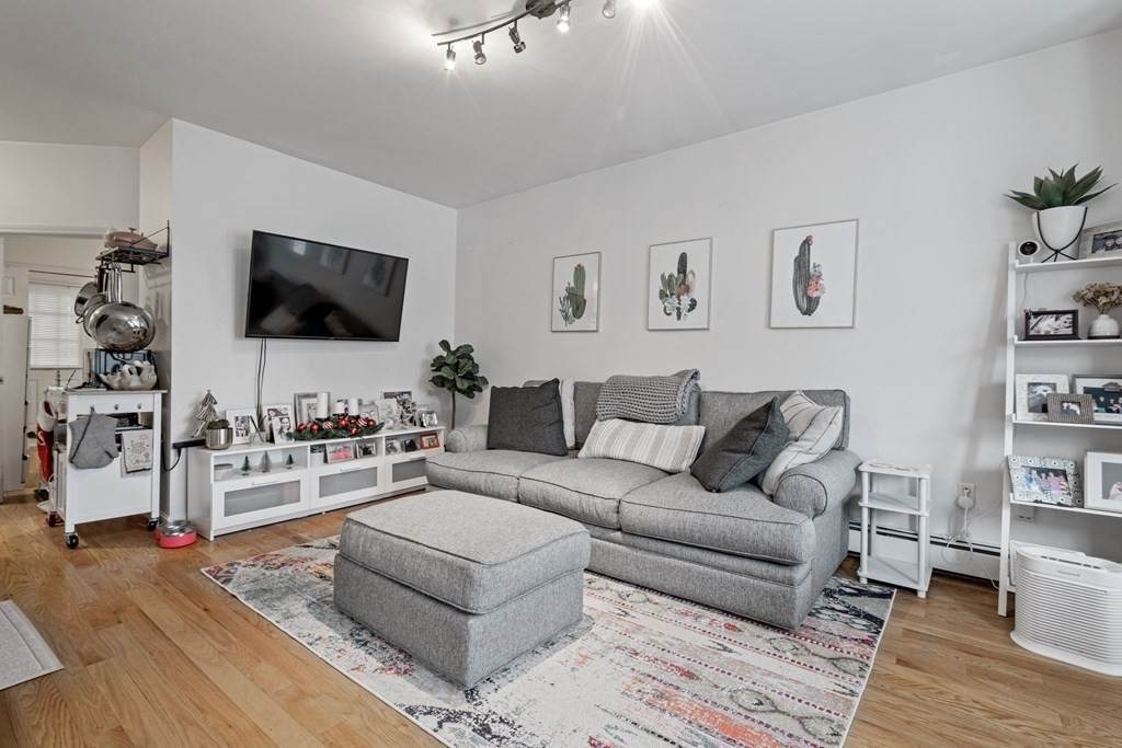33 I St - Photo 1