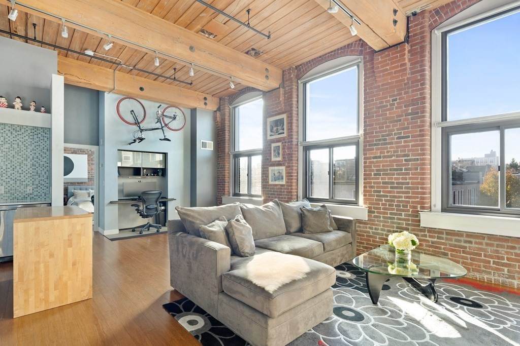 320 West 2nd St - Photo 1