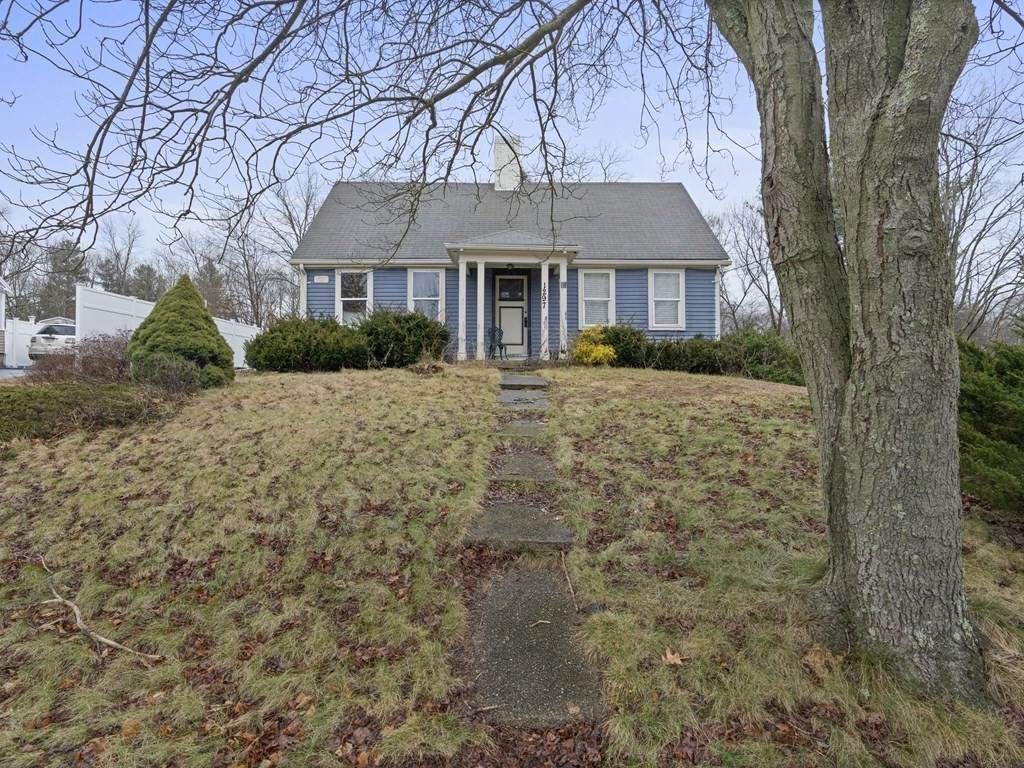 1297 Washington Street - Photo 1