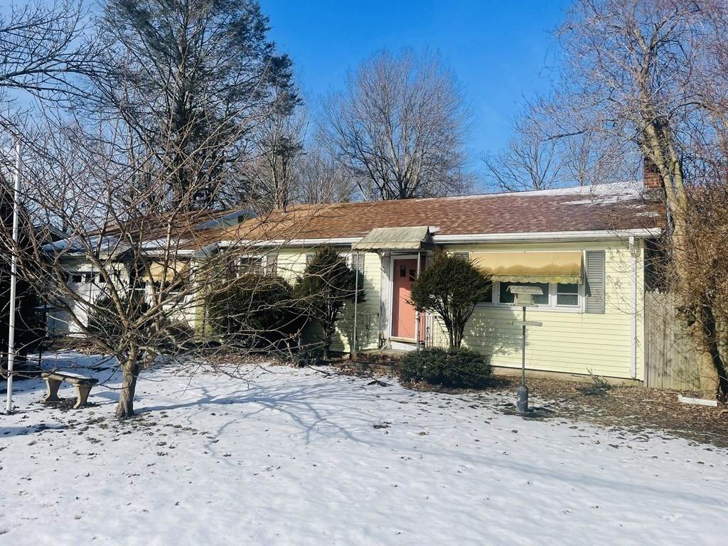11 Windsor Ave - Photo 1