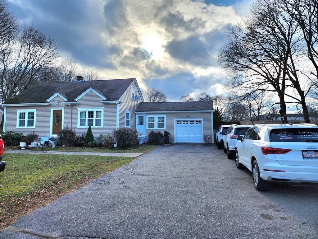17 Roy Ave - Photo 1