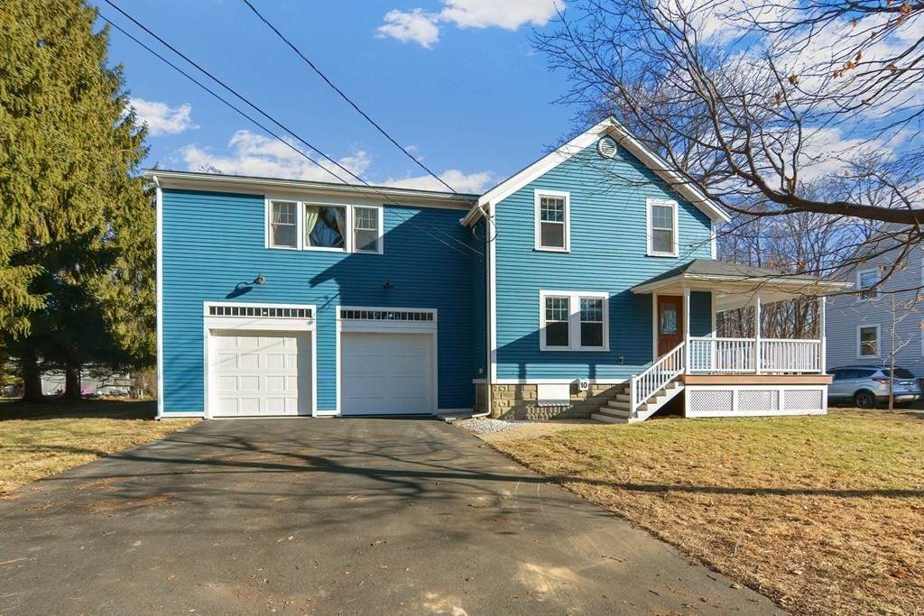 10 Burns Ave - Photo 1