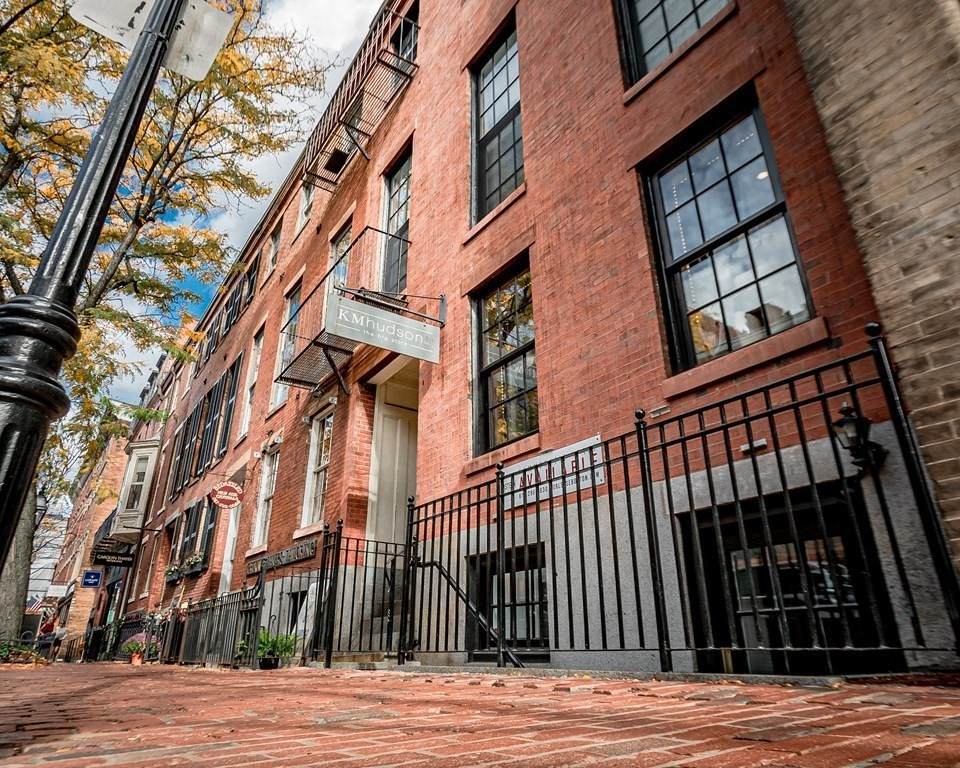 125 Charles - Photo 1