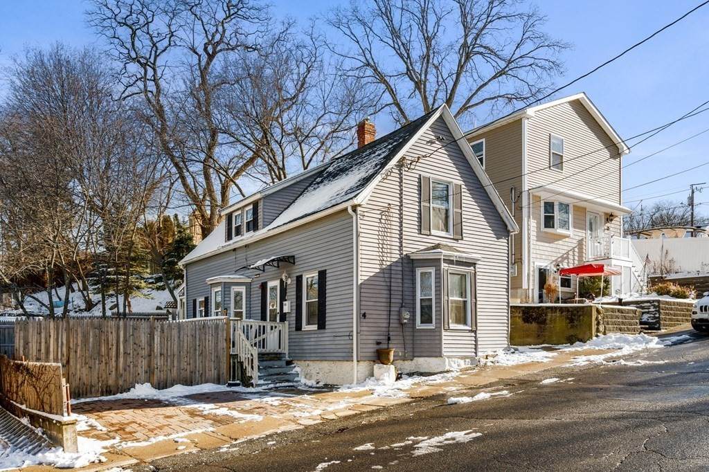 4 Overlea Ave - Photo 1