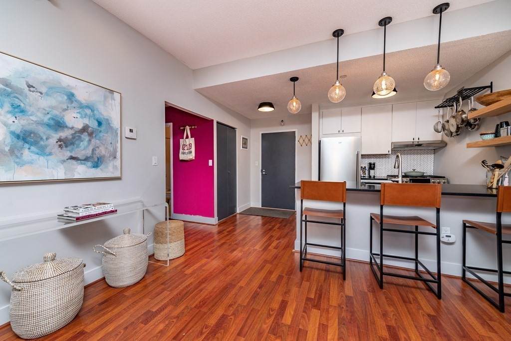 42 8th St - Photo 1