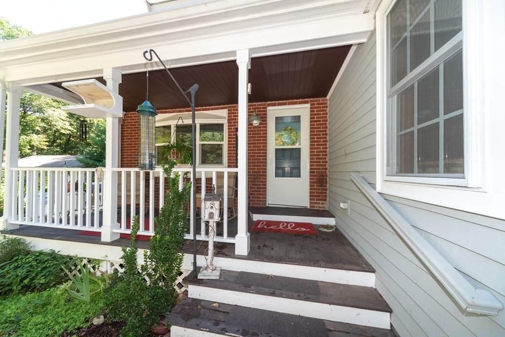202 Horse Pond Rd - Photo 1