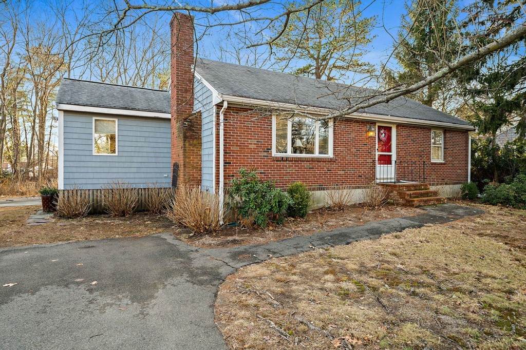 351 Union St - Photo 1
