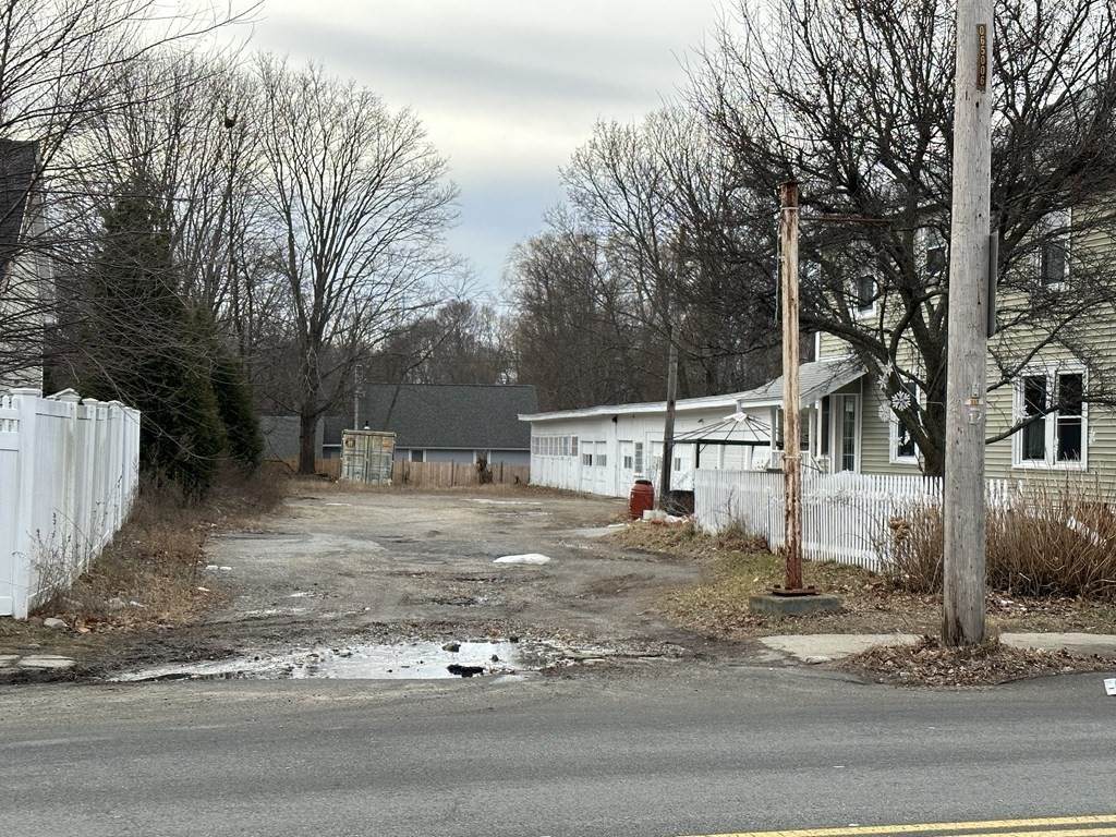102 Friend St Rr - Photo 1