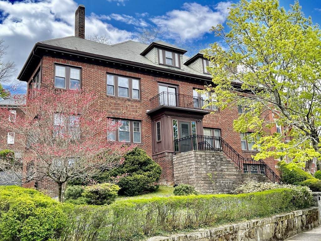 84 Winthrop Road - Photo 1