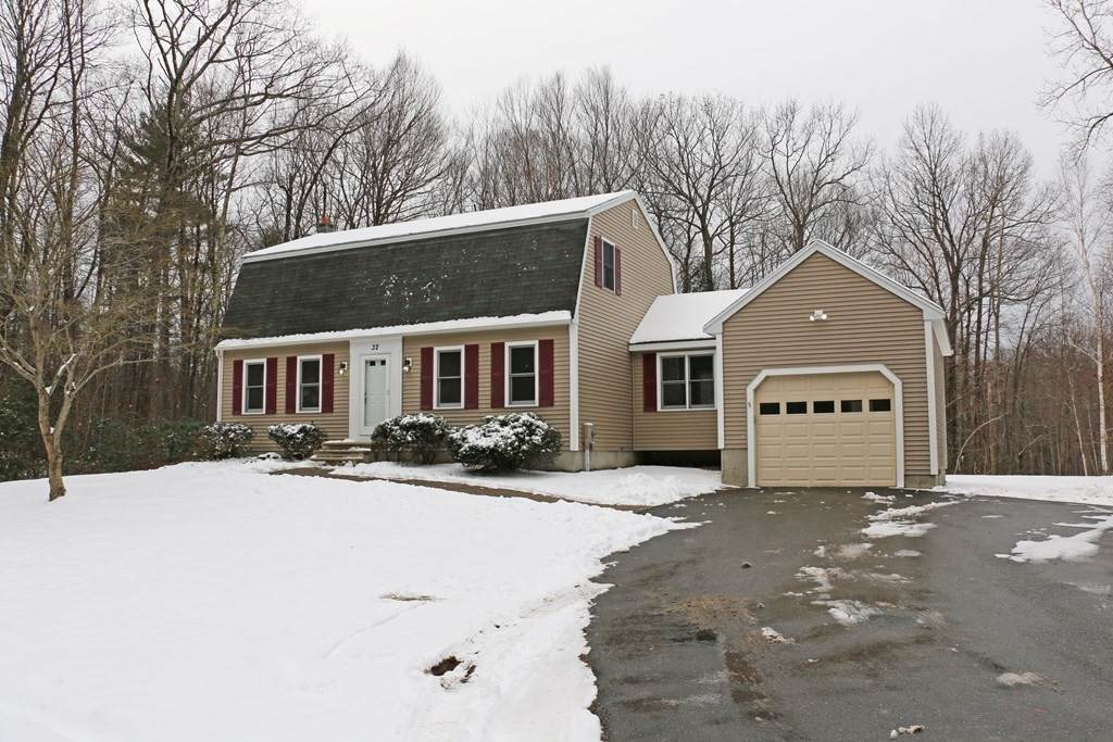 32 Bayberry St - Photo 1
