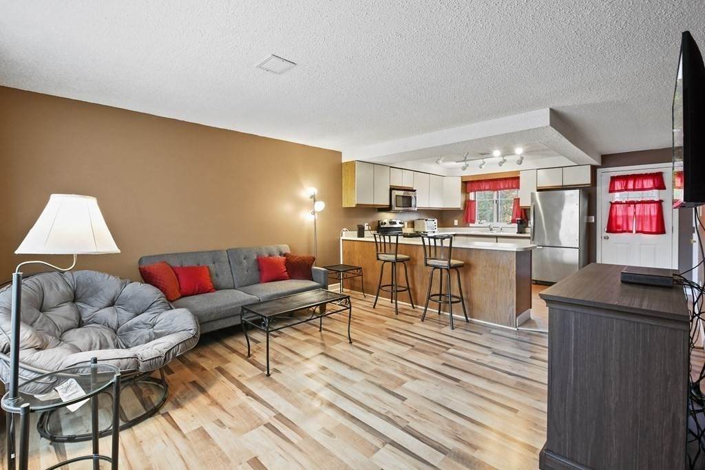 1430 Russell Rd - Photo 1