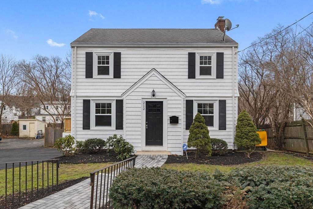 212 Washington St - Photo 1