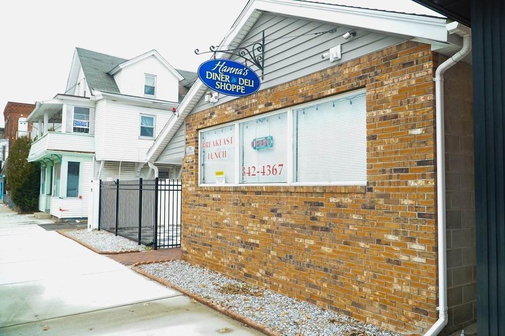 184-186 Main St - Photo 1