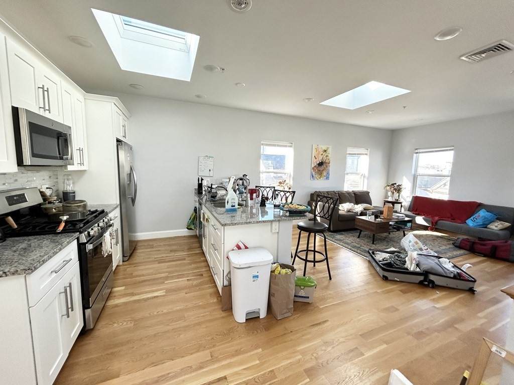 65 Burrell Street - Photo 1
