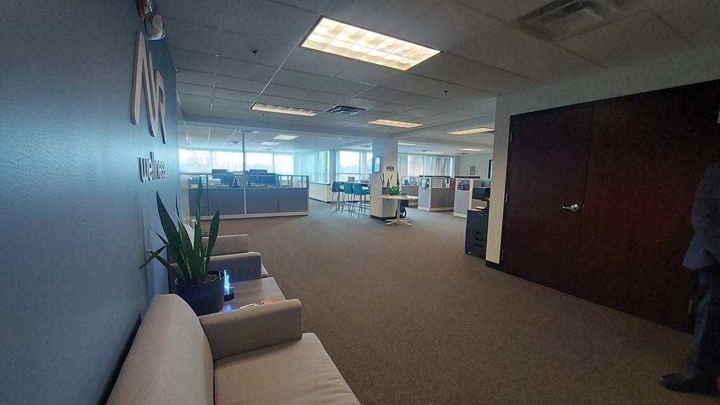 300 Tradecenter - Photo 1