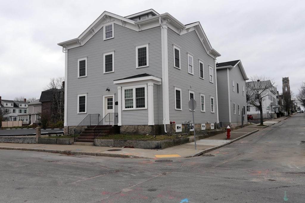 899 Pleasant St - Photo 1