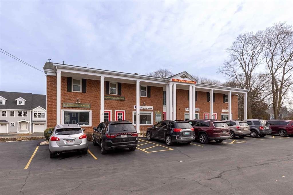 35-41 W Main St - Photo 1