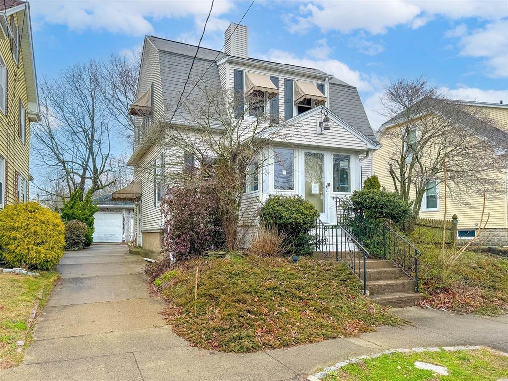 183 Sycamore St - Photo 1