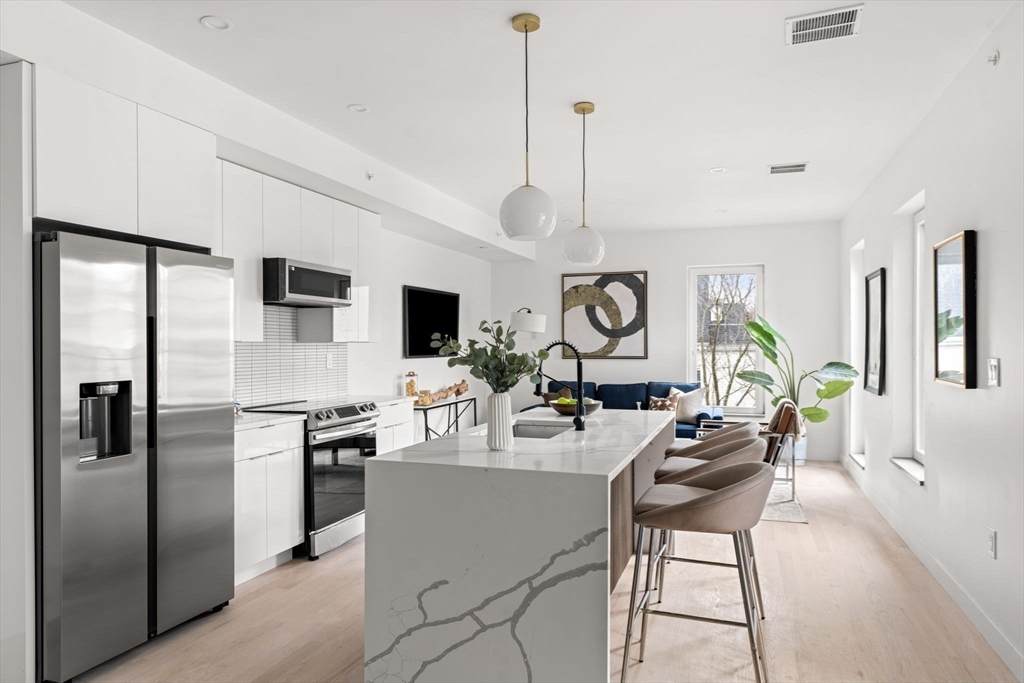 122 Washington - Photo 1