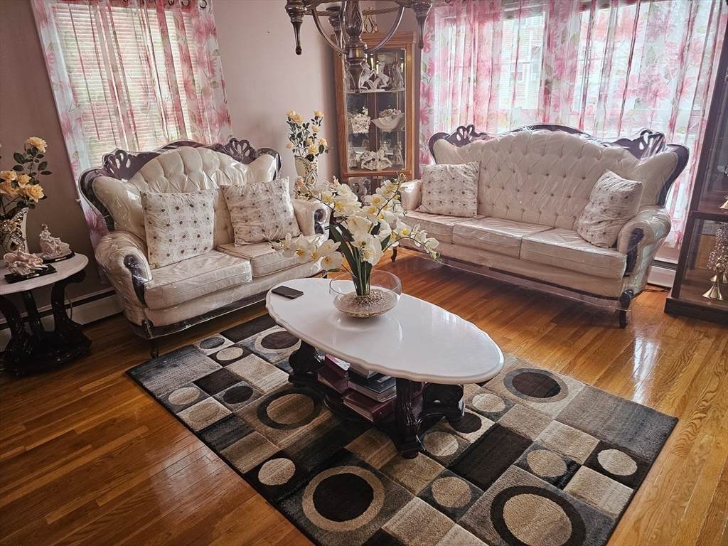 22 Strathmore Rd - Photo 1
