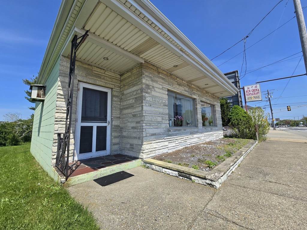 736 Brayton Ave - Photo 1