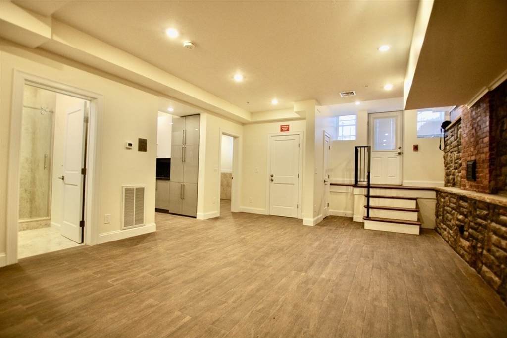 1616 Beacon St - Photo 1