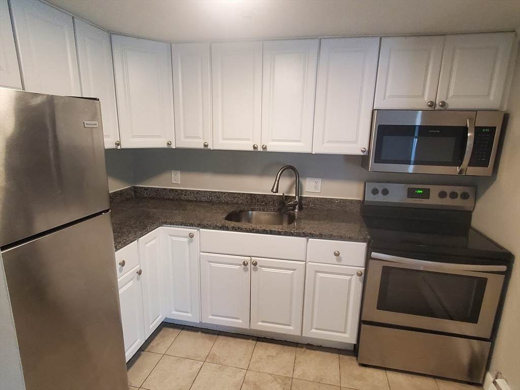 40 Bigelow - Photo 1