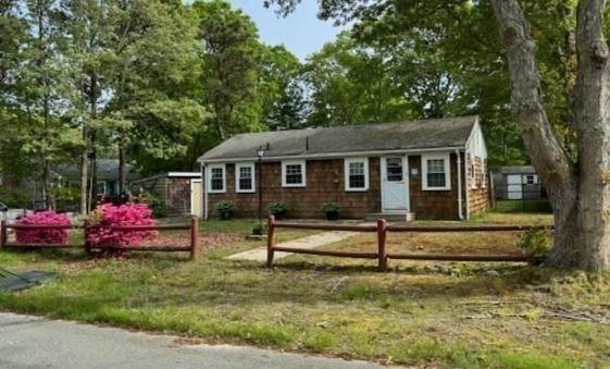 19 Sachem Dr - Photo 1