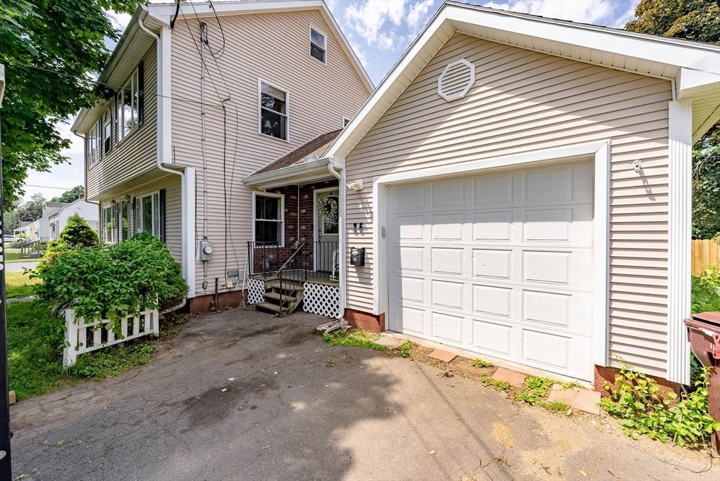 21 Riverside Dr - Photo 1